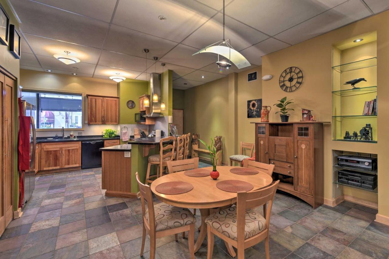 Idyllic Dtwn Anchorage Condo With Fireplace! Exteriör bild